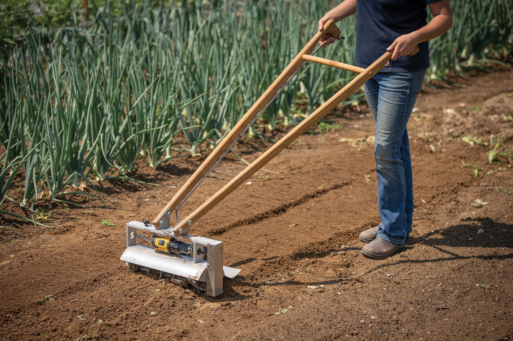 Farm tools. Китайские приспособления для огорода. Инструменты для фермы. Terrateck - Double Wheel hoe Cultivator with finger Weeder. Weeder Plate.